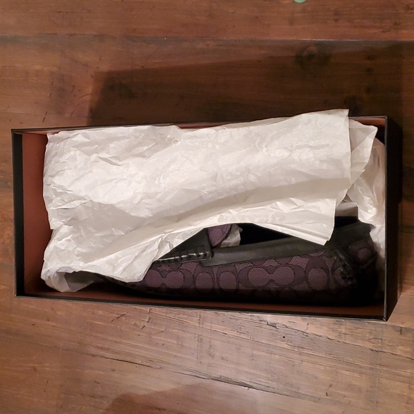 Coach Signature Slippers, size 11D, New In Box - Picture 9 of 13